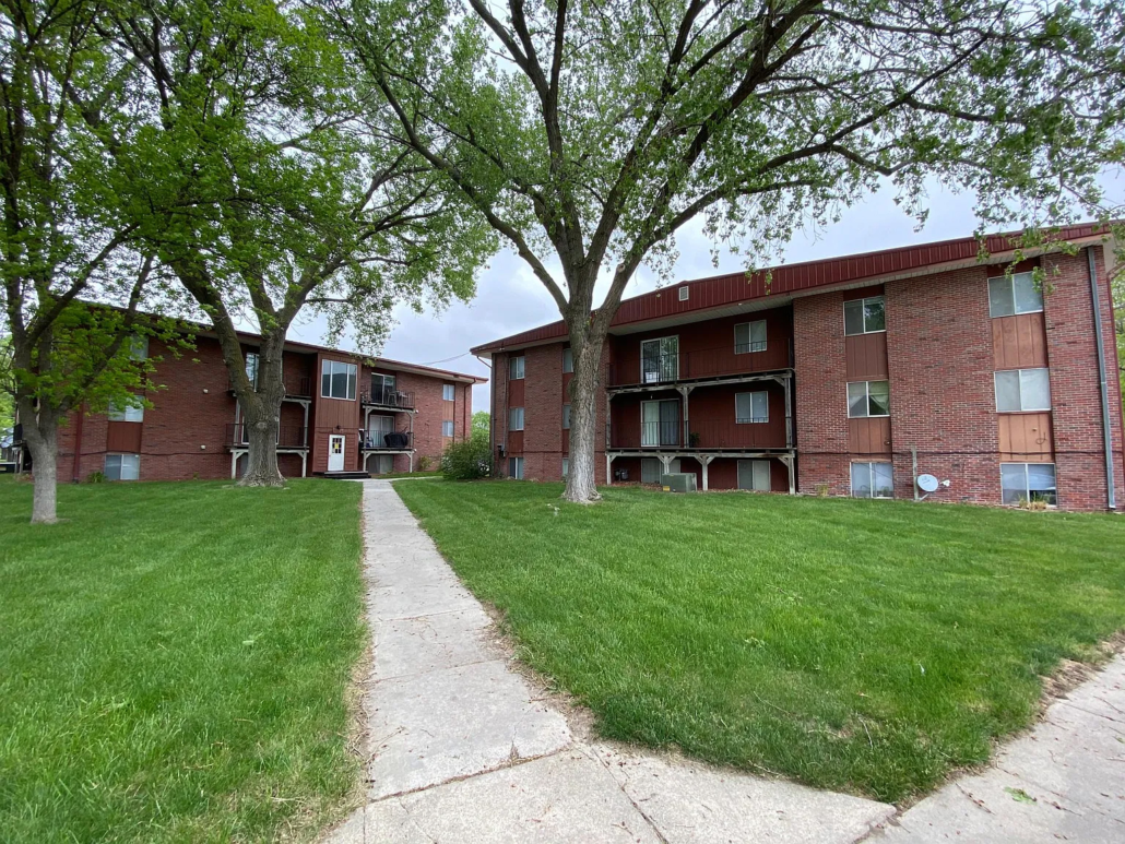 Apartment for rent at 1402 Country Club Rd _1, Norfolk, NE