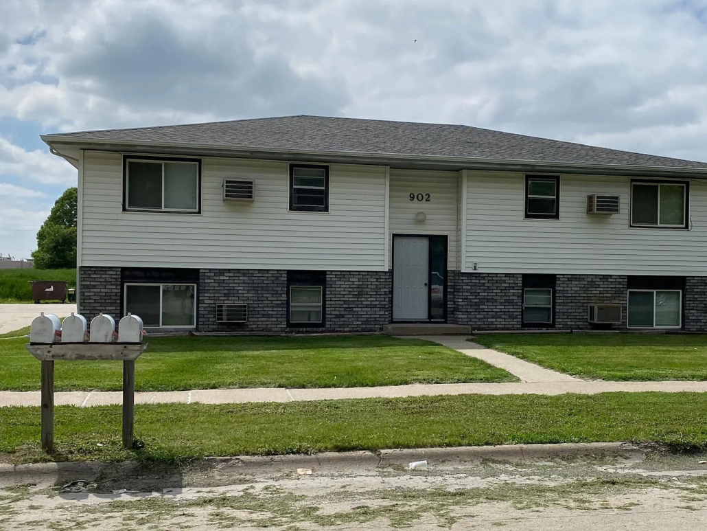 Norfolk Apartment for rent at 902 S 16th St #1-4, Norfolk, NE